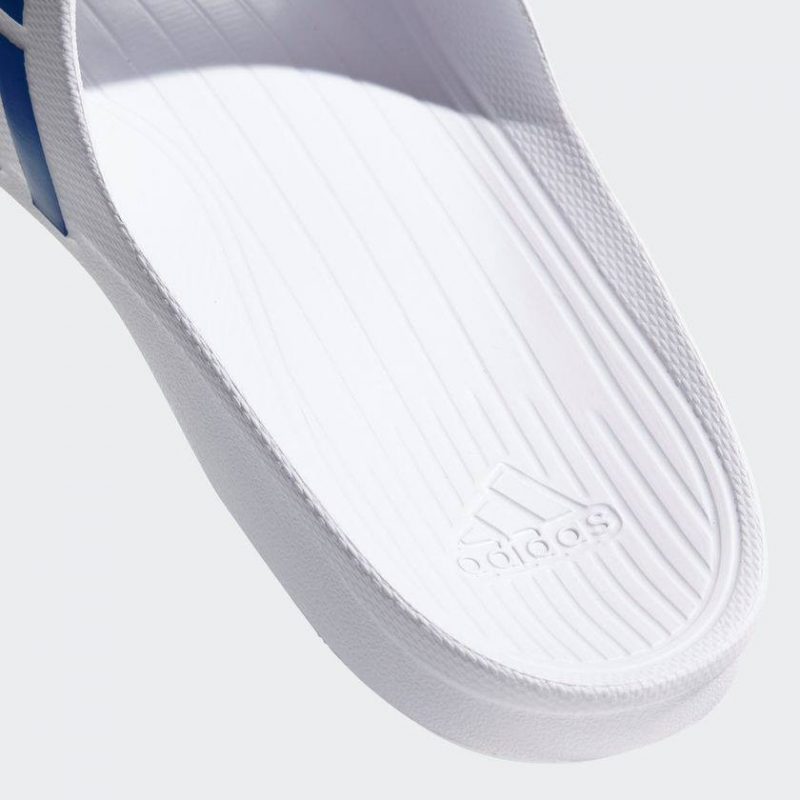 Adidas รองเท้าแตะ Duramo Slides | White/True Blue/Red ( U43664 ) - Image 7