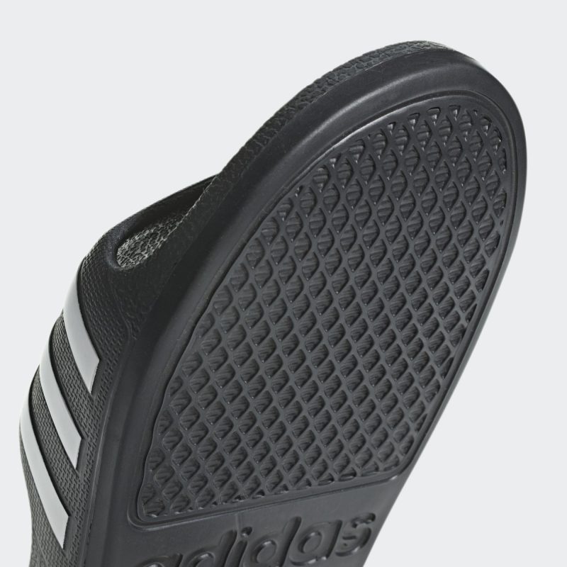 Adidas รองเท้าแตะเด็ก Adilette Aqua Slides Kids | Core Black/Cloud White/Core Black ( F35556 ) - Image 9