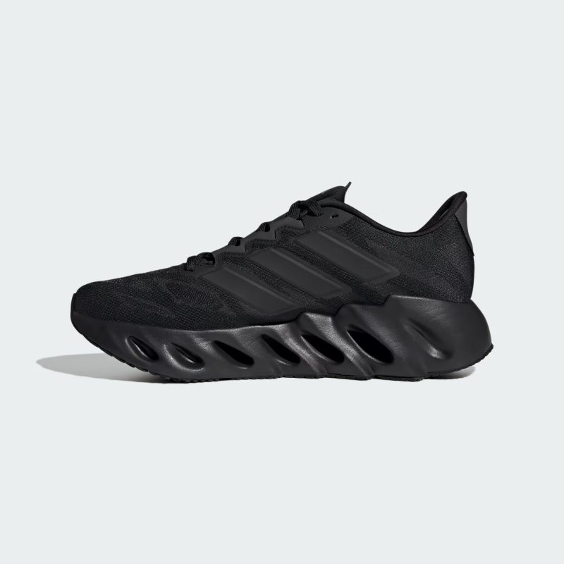 Adidas รองเท้าวิ่งผู้ชาย Switch FWD | Core Black/Core Black/Carbon ( ID1779 ) - Image 4