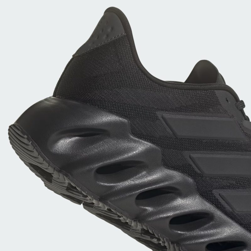 Adidas รองเท้าวิ่งผู้ชาย Switch FWD | Core Black/Core Black/Carbon ( ID1779 ) - Image 7