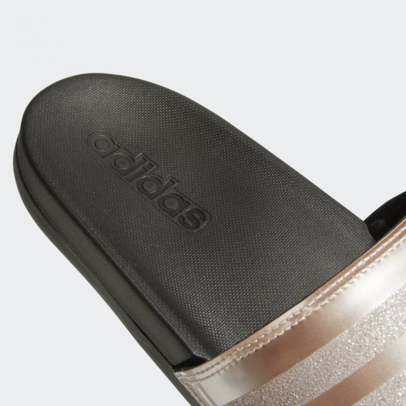Adidas รองเท้าแตะ Adilette Comfort Slides | Grey/Grey/Core Black ( B75679 ) - Image 7