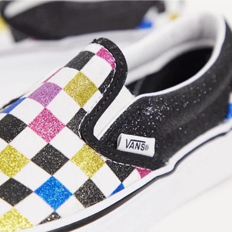 Vans รองเท้าผ้าใบ Classic Slip-On Glitter Checkerboard | Black/True White ( VN0A4BV3V3P ) - Image 8
