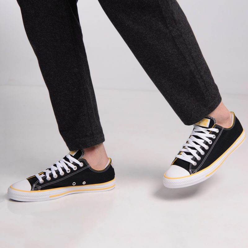 Converse รองเท้าผ้าใบ Chuck Taylor All Star Logo Stacked Ox | Black/Amarillo/White ( 167175CS0BK ) - Image 9