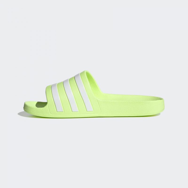 Adidas รองเท้าแตะ Adilette Aqua Slides | Hi-Res Yellow/Cloud White/Hi-Res Yellow ( FY8105 ) - Image 4