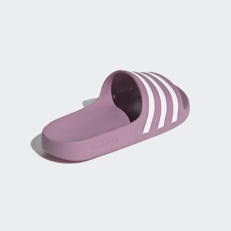 Adidas รองเท้าแตะ Adilette Aqua Slides | Cherry Metallic/Cloud White/Cherry Metallic ( FY8107 ) - Image 3