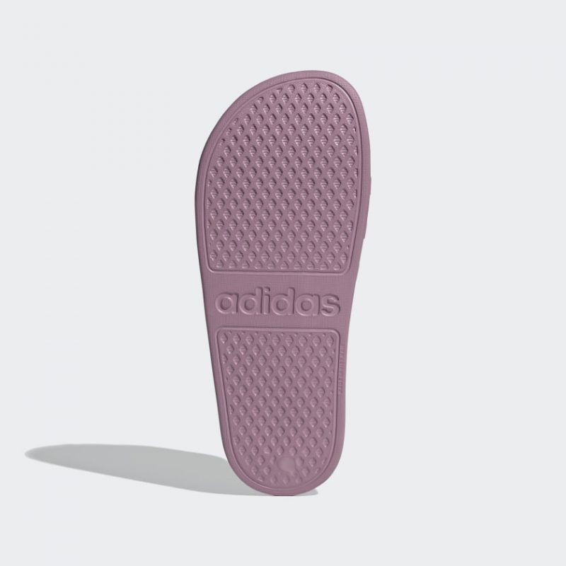 Adidas รองเท้าแตะ Adilette Aqua Slides | Cherry Metallic/Cloud White/Cherry Metallic ( FY8107 ) - Image 6