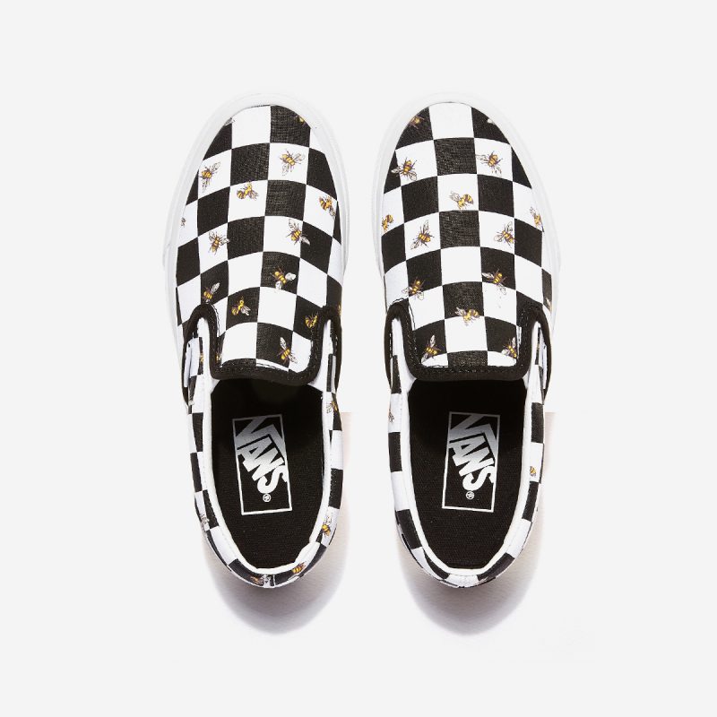 Vans รองเท้าผ้าใบ Classic Slip-On Bee Check | Black/True White ( VN0A33TB9EH ) - Image 7