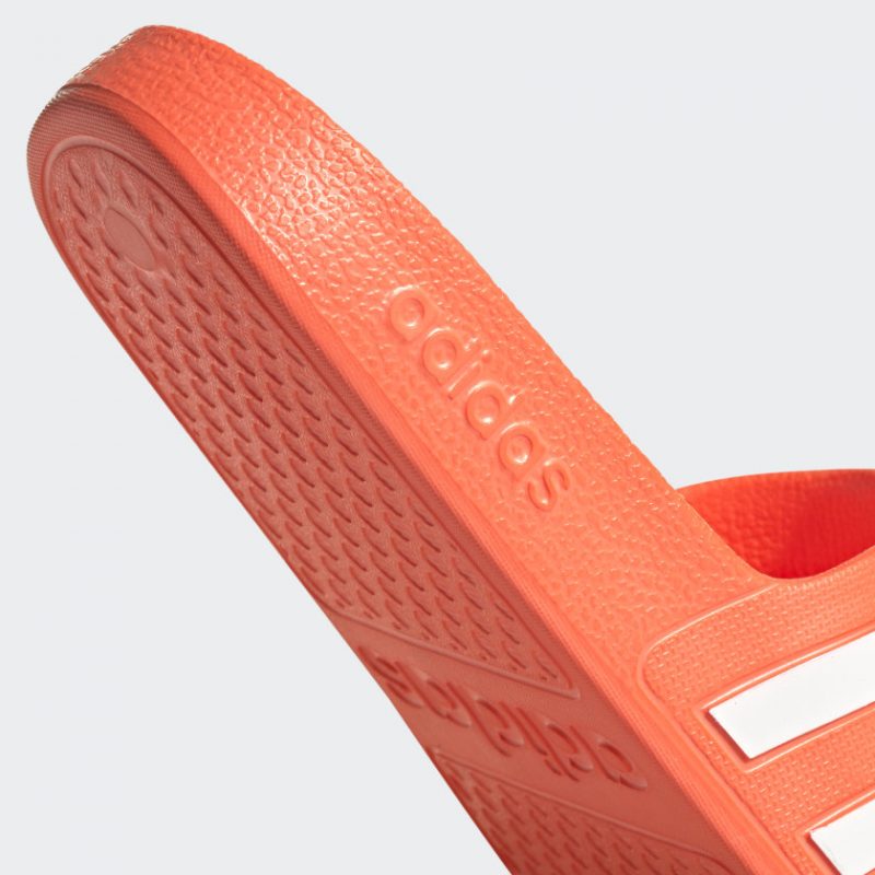 Adidas รองเท้าแตะ Adilette Aqua Slides | Solar Red/Cloud White/Solar Red ( FY8096 ) - Image 8