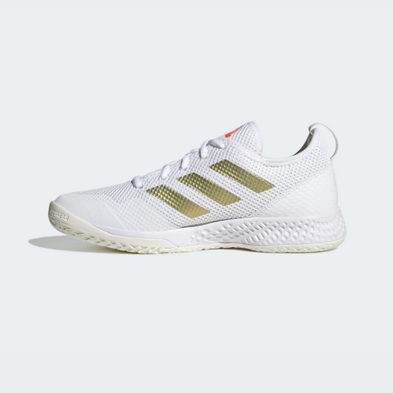 Adidas รองเท้าเทนนิสผู้หญิง Court Control | Cloud White/Gold Metallic/Solar Red ( H00942 ) - Image 4