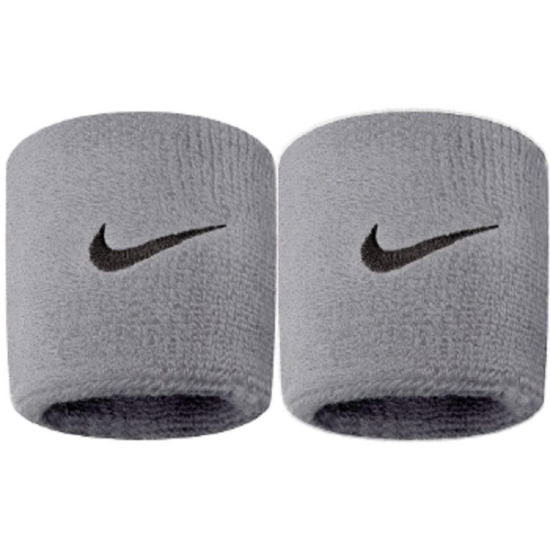 Nike ปลอกรัดข้อมือเทนนิสแบบสั้น Swoosh Wristbands | Grey/Black ( N.NN.04.051 ) - Image 6
