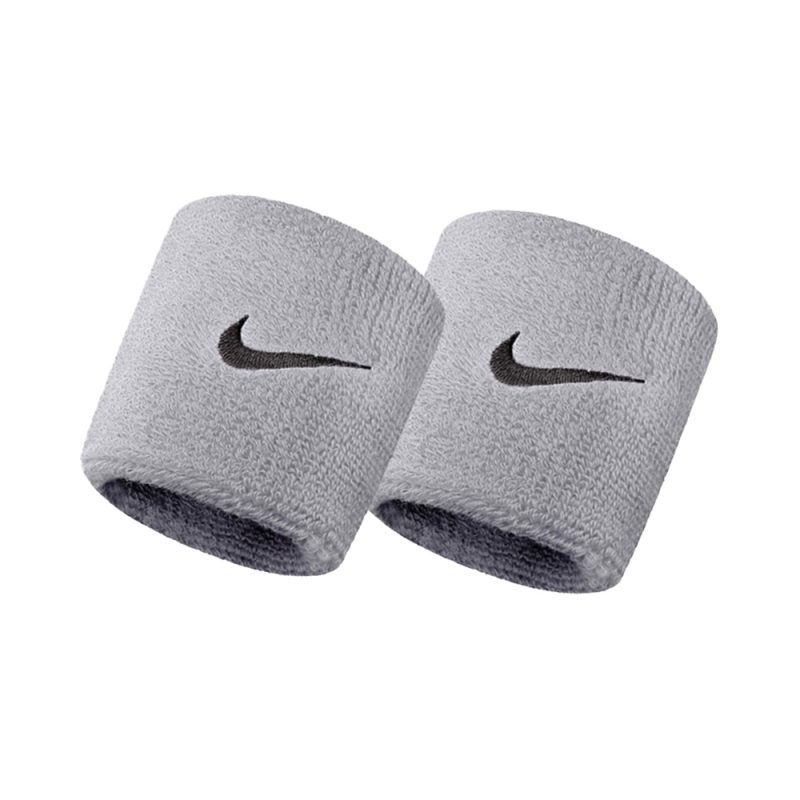 Nike ปลอกรัดข้อมือเทนนิสแบบสั้น Swoosh Wristbands | Grey/Black ( N.NN.04.051 ) - Image 5