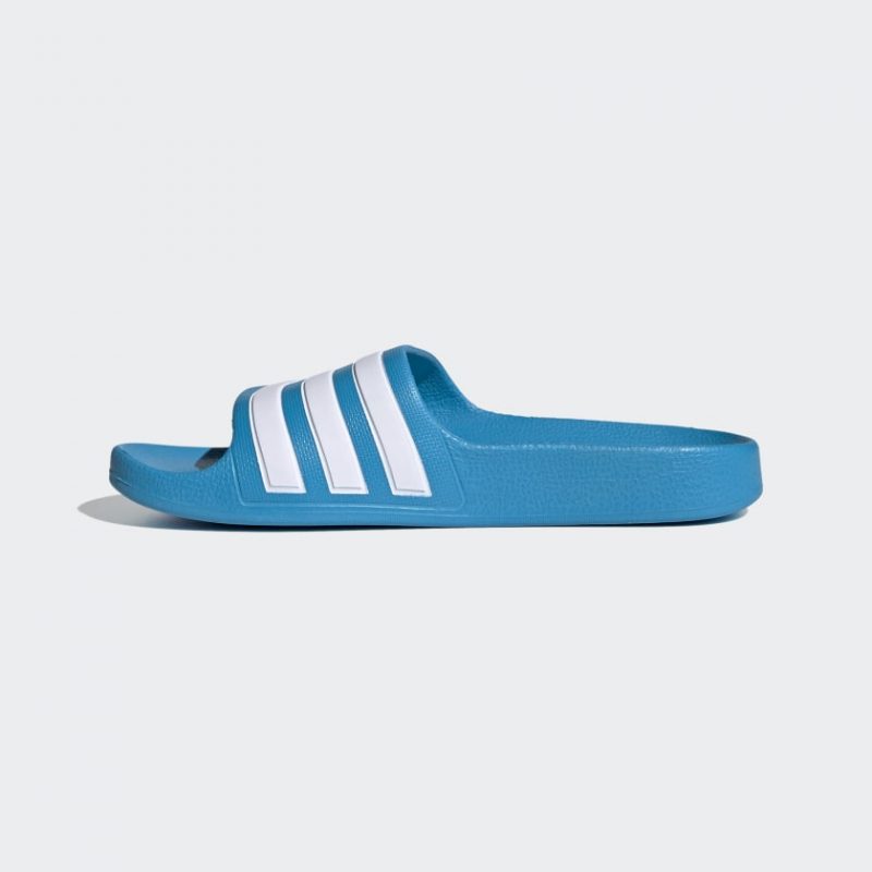 Adidas รองเท้าแตะเด็ก Adilette Aqua Slides Kids | Solar Blue/Cloud White/Solar Blue ( FY8071 ) - Image 4