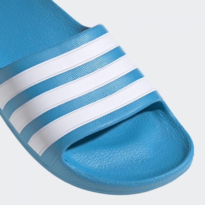 Adidas รองเท้าแตะเด็ก Adilette Aqua Slides Kids | Solar Blue/Cloud White/Solar Blue ( FY8071 ) - Image 8