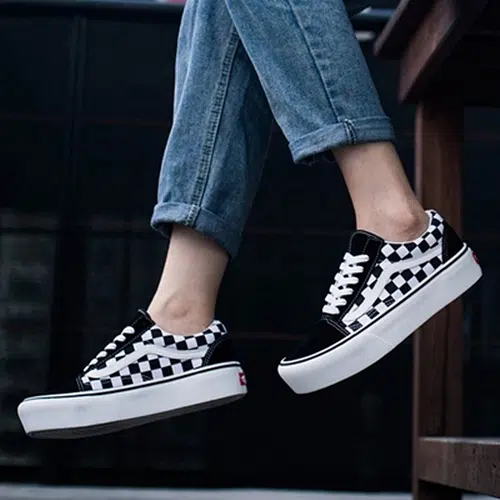 Vans รองเท้าผ้าใบ Old Skool Checkerboard Platform | Black/True White ( VN0A3B3UHRK ) - Image 13