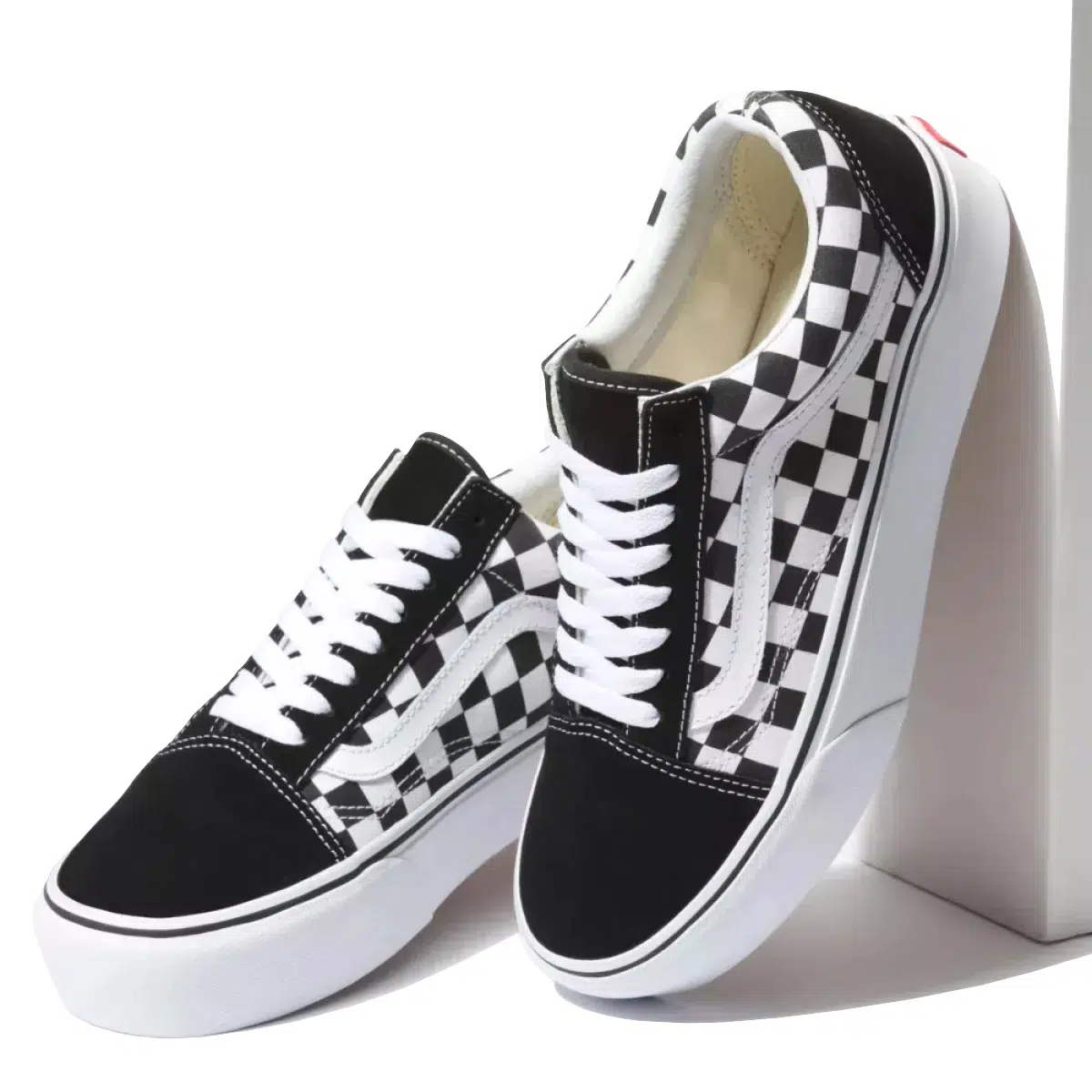 Vans รองเท้าผ้าใบ Old Skool Checkerboard Platform | Black/True White ( VN0A3B3UHRK ) - Image 10