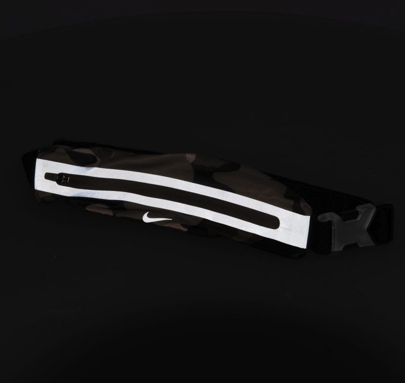 Nike กระเป๋าคาดเอววิ่ง Slim Waistpack 2.0 Printed | Medium Olive/Black/Silver ( N.000.3591.907 ) - Image 9