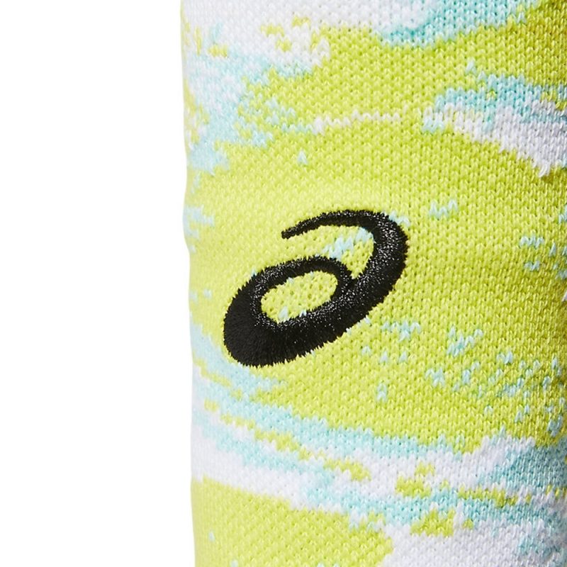 Asics ปลอกรัดข้อมือเทนนิสแบบยาว Graphic Wrist Band | Sour Yuzu ( 3043A060-751 ) - Image 2