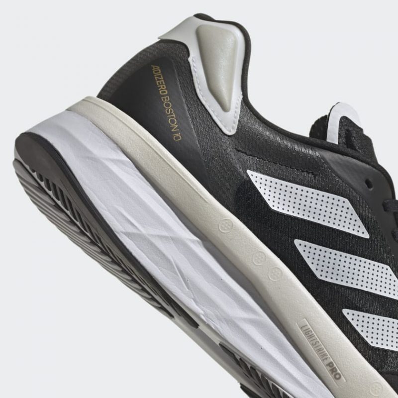 adidas รองเท้าวิ่งผู้ชาย Adizero Boston 10 | Core Black/Cloud White/Gold Metallic ( H67513 ) - Image 9