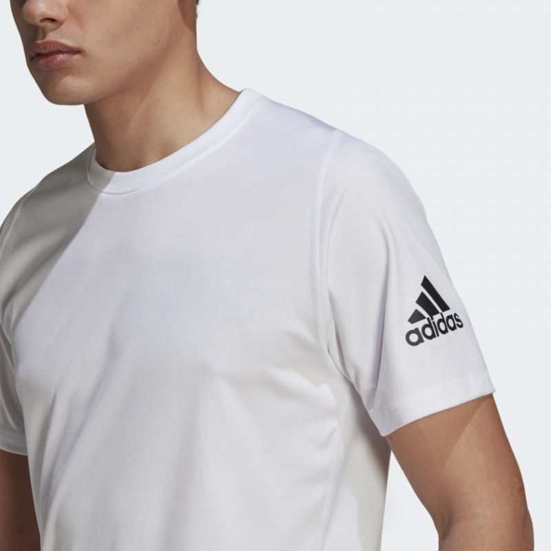 Adidas เสื้อกีฬาผู้ชาย Freelift Ultimate AEROREADY Designed 2 Move Sport Tee | White/Black ( GU2765 ) - Image 6