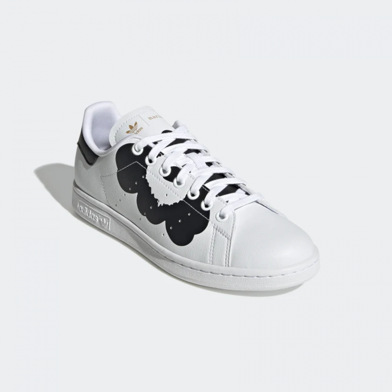 Adidas รองเท้าผ้าใบผู้หญิง Marimekko Stan Smith | Cloud White/Core Black/Gold Metallic ( H04073 ) - Image 2
