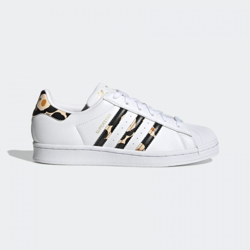 Adidas รองเท้าผ้าใบผู้หญิง Marimekko Superstar | Cloud White/Core Black/Gold Metallic ( H04076 )