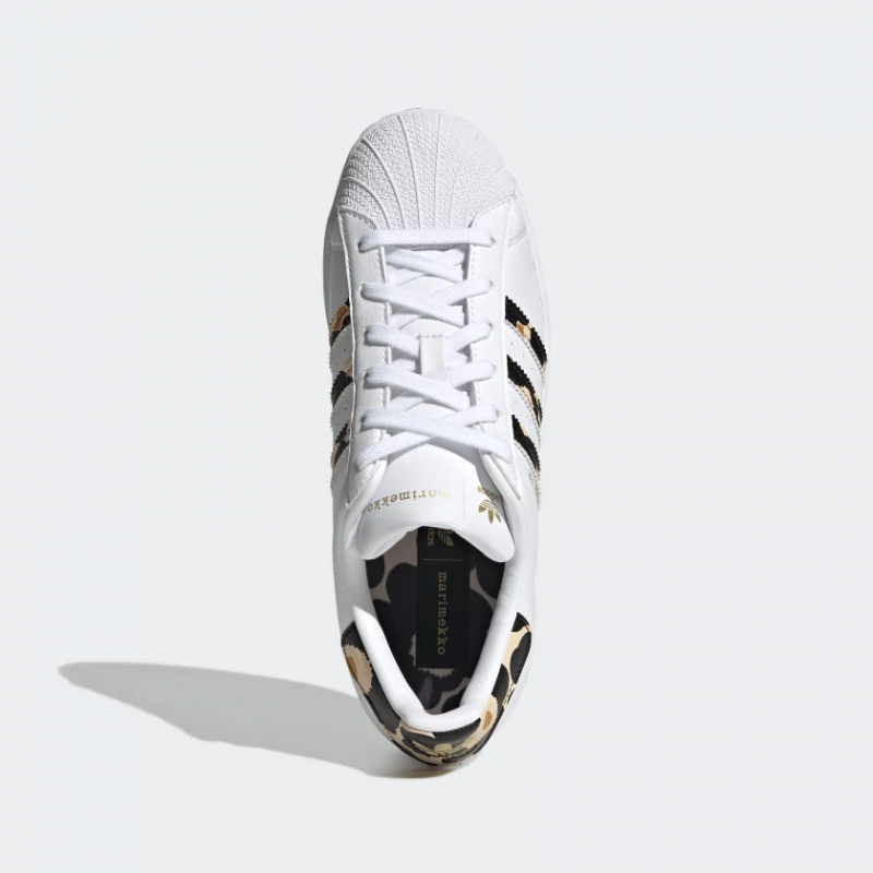 Adidas รองเท้าผ้าใบผู้หญิง Marimekko Superstar | Cloud White/Core Black/Gold Metallic ( H04076 ) - Image 5