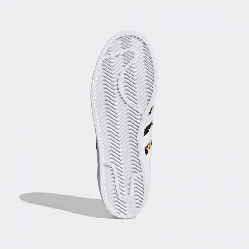 Adidas รองเท้าผ้าใบผู้หญิง Marimekko Superstar | Cloud White/Core Black/Gold Metallic ( H04076 ) - Image 6
