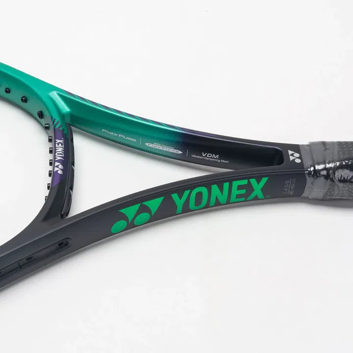 Yonex ไม้เทนนิส VCore Pro 100 Tennis Racket G2 | Green/Purple
