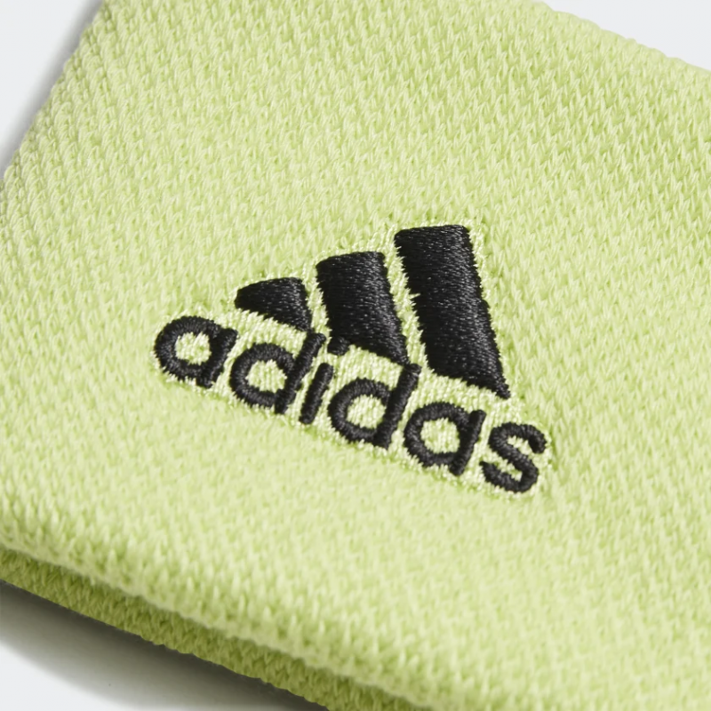 Adidas ปลอกรัดข้อมือเทนนิสแบบสั้น Tennis Wristband Small | Pulse Lime/Black ( HD7326 ) - Image 2