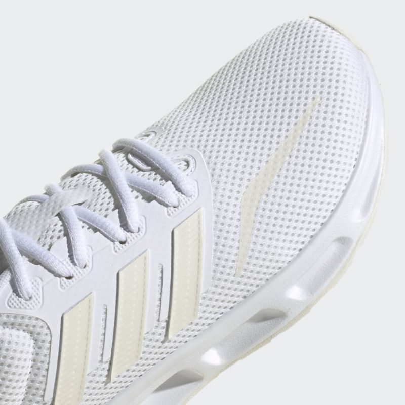Adidas รองเท้าผ้าใบ Showtheway 2.0 | Cloud White/Chalk White/Chalk White ( GY6346 ) - Image 7