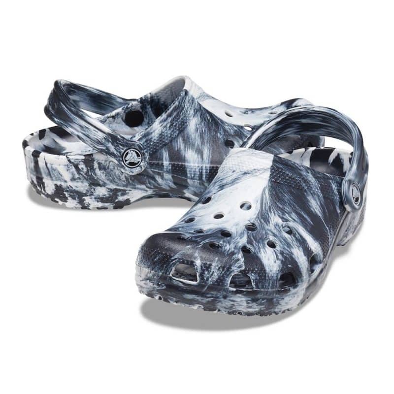 Crocs รองเท้าแตะ Classic Marbled Clog | White/Black ( 206867-103 ) - Image 5