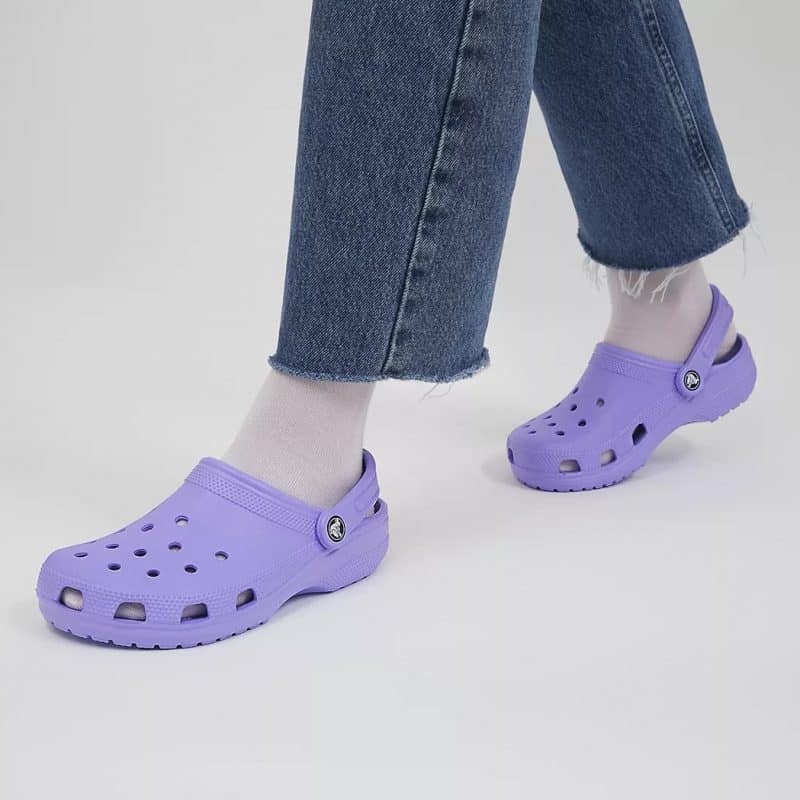 Crocs รองเท้าแตะ Classic Clog | Digital Violet ( 10001-5PY ) - Image 9