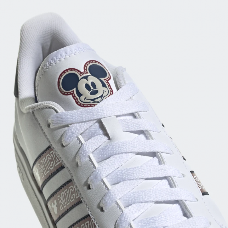 Adidas รองเท้าผ้าใบผู้ชาย x Disney Grand Court Base 2.0 Lifestyle Court Mickey Mouse | Cloud White/Collegiate Burgundy/Collegiate Navy ( GV9548 ) - Image 7