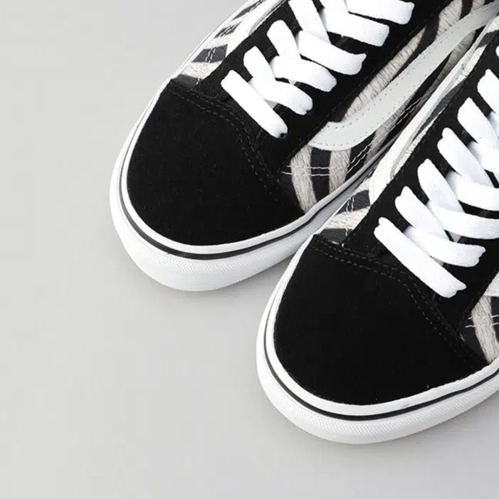 Vans รองเท้าผ้าใบ Style 36 Mule Zebra | Black ( VN0A7Q5YZBR