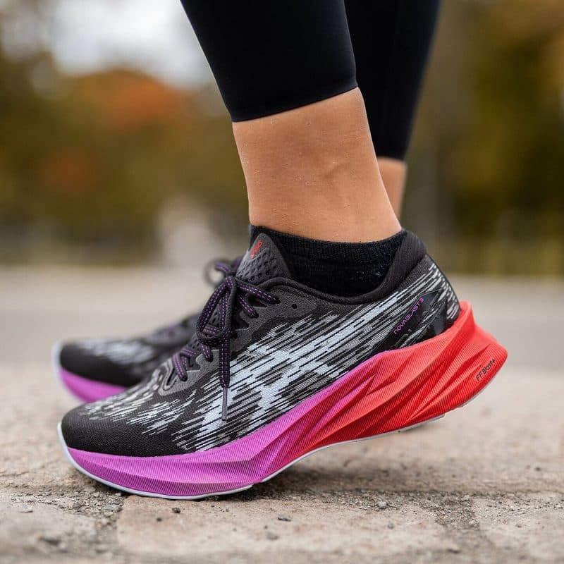 Asics รองเท้าวิ่งผู้หญิง Novablast 3 | Black/Soft Sky ( 1012B288-002 ) - Image 10