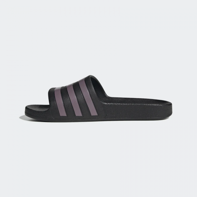 Adidas รองเท้าแตะ Adilette Aqua Slides | Core Black/Matt Purple Met./Core Black ( GX4279 ) - Image 4