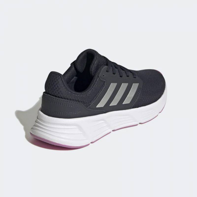 Adidas รองเท้าวิ่งผู้หญิง Galaxy 6 | Legend Ink/Silver Metallic/Pulse Lilac ( GW4137 ) - Image 3