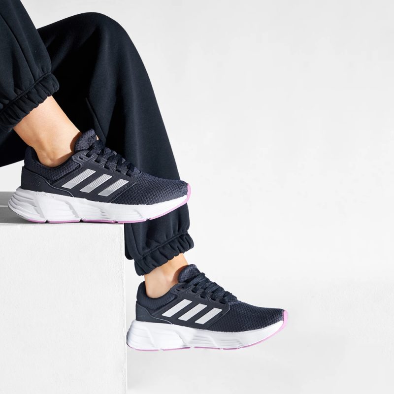 Adidas รองเท้าวิ่งผู้หญิง Galaxy 6 | Legend Ink/Silver Metallic/Pulse Lilac ( GW4137 ) - Image 9