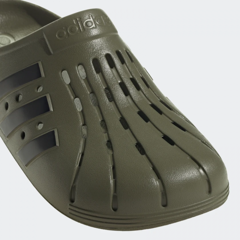 Adidas รองเท้าแตะ Adilette Clogs | Focus Olive/Core Black/Focus Olive ( GZ1158 ) - Image 7