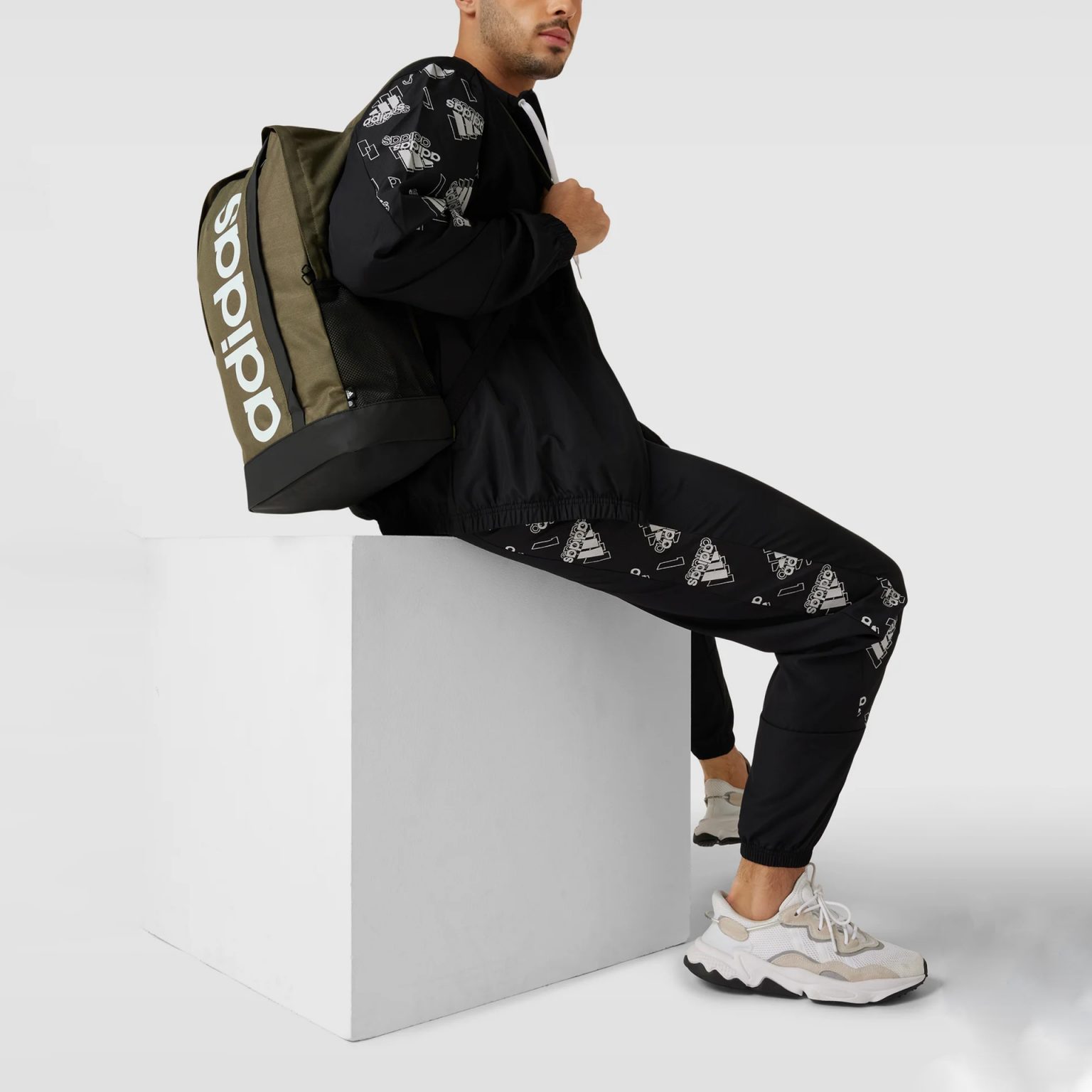 Adidas กระเป๋าเป้ Essentials Linear Backpack Olive Strata/Black/White
