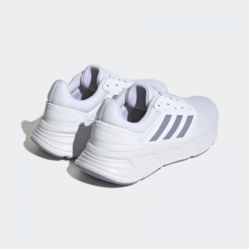 Adidas รองเท้าวิ่งผู้หญิง Galaxy 6 | Cloud White/Silver Violet/Core Black ( HP2403 ) - Image 3