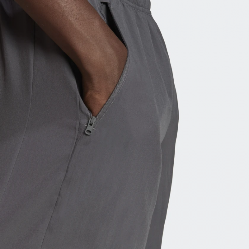 Adidas กางเกงกีฬาขาสั้นผู้ชาย Train Essentials Woven Training Shorts | Grey Five/Black ( IC6978 ) - Image 8