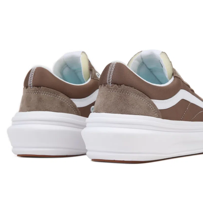 Vans รองเท้าผ้าใบ Old Skool Overt ComfyCush | Walnut ( VN0A7Q5E1NU