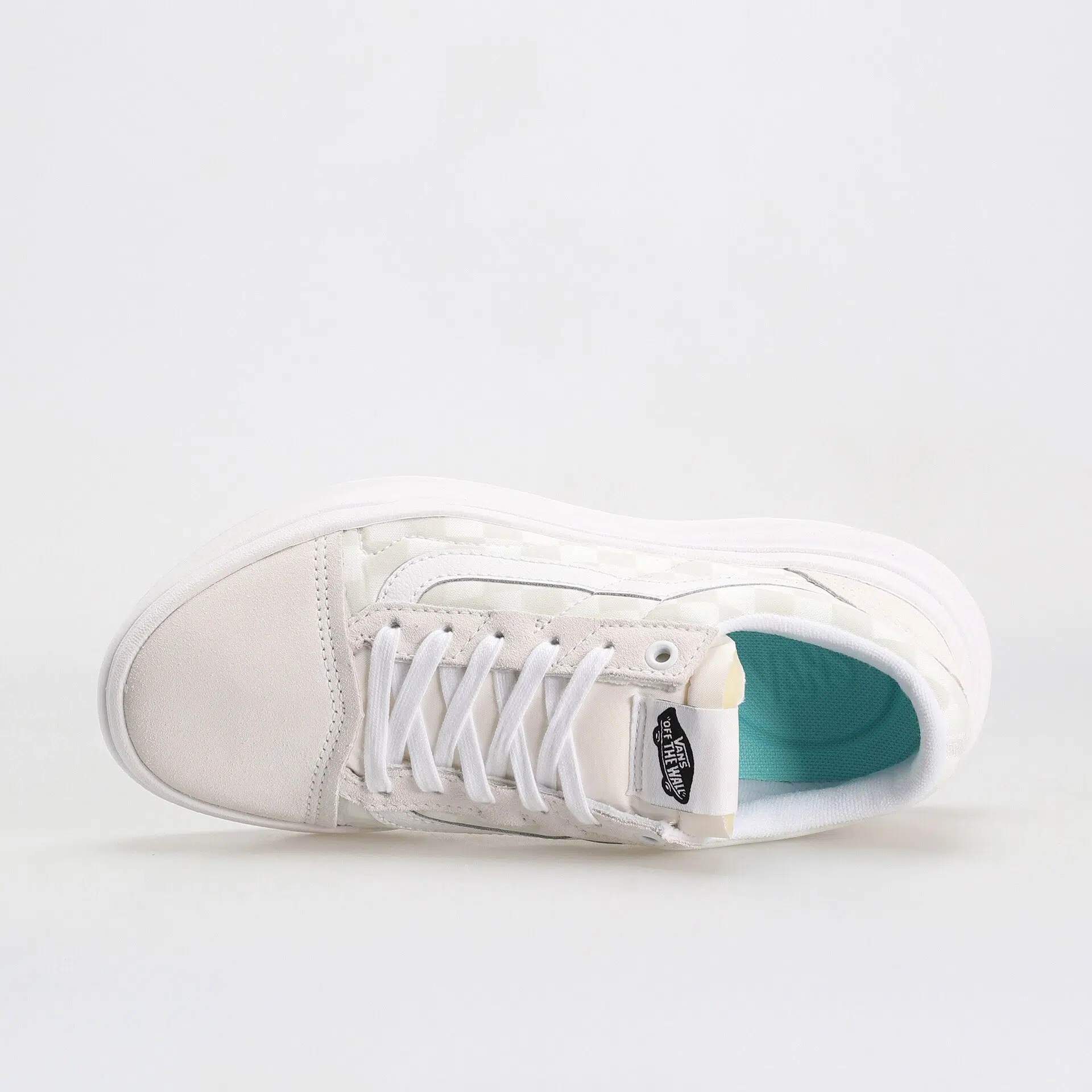 Vans รองเท้าผ้าใบ Old Skool Overt ComfyCush Checkerboard | White/Checkerboard ( VN0A7Q5ETDC ) - Image 26