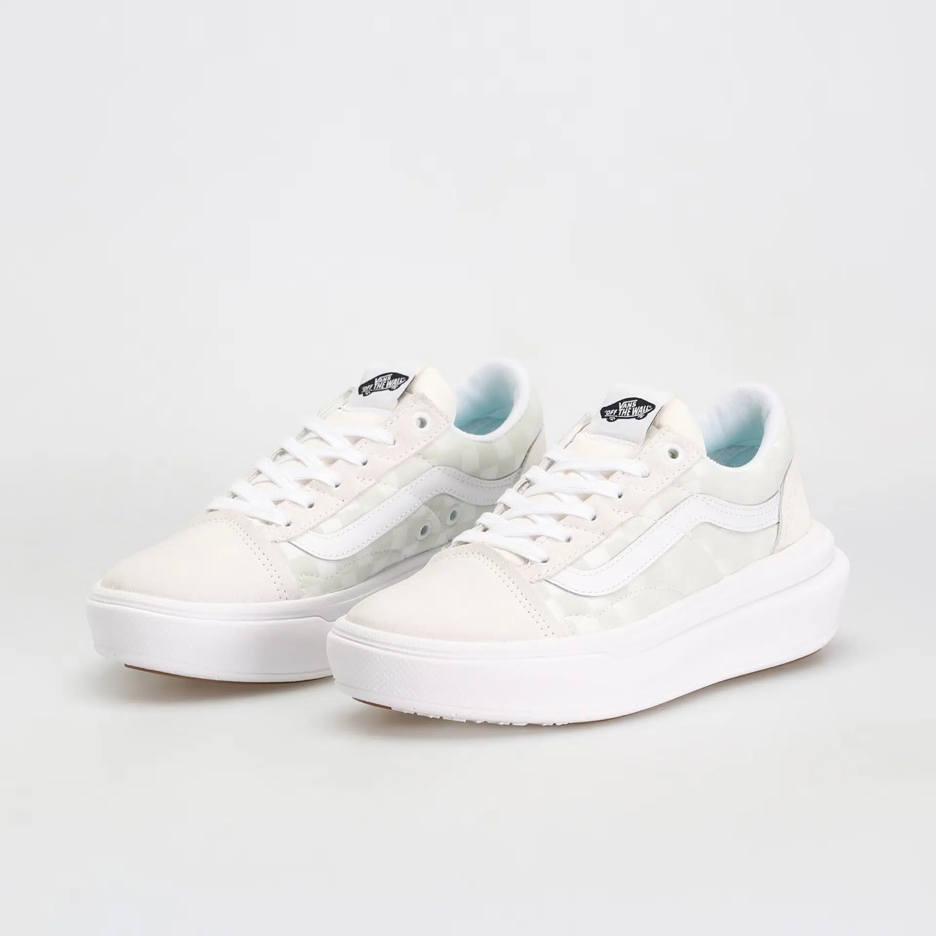 Vans รองเท้าผ้าใบ Old Skool Overt ComfyCush Checkerboard | White/Checkerboard ( VN0A7Q5ETDC ) - Image 29
