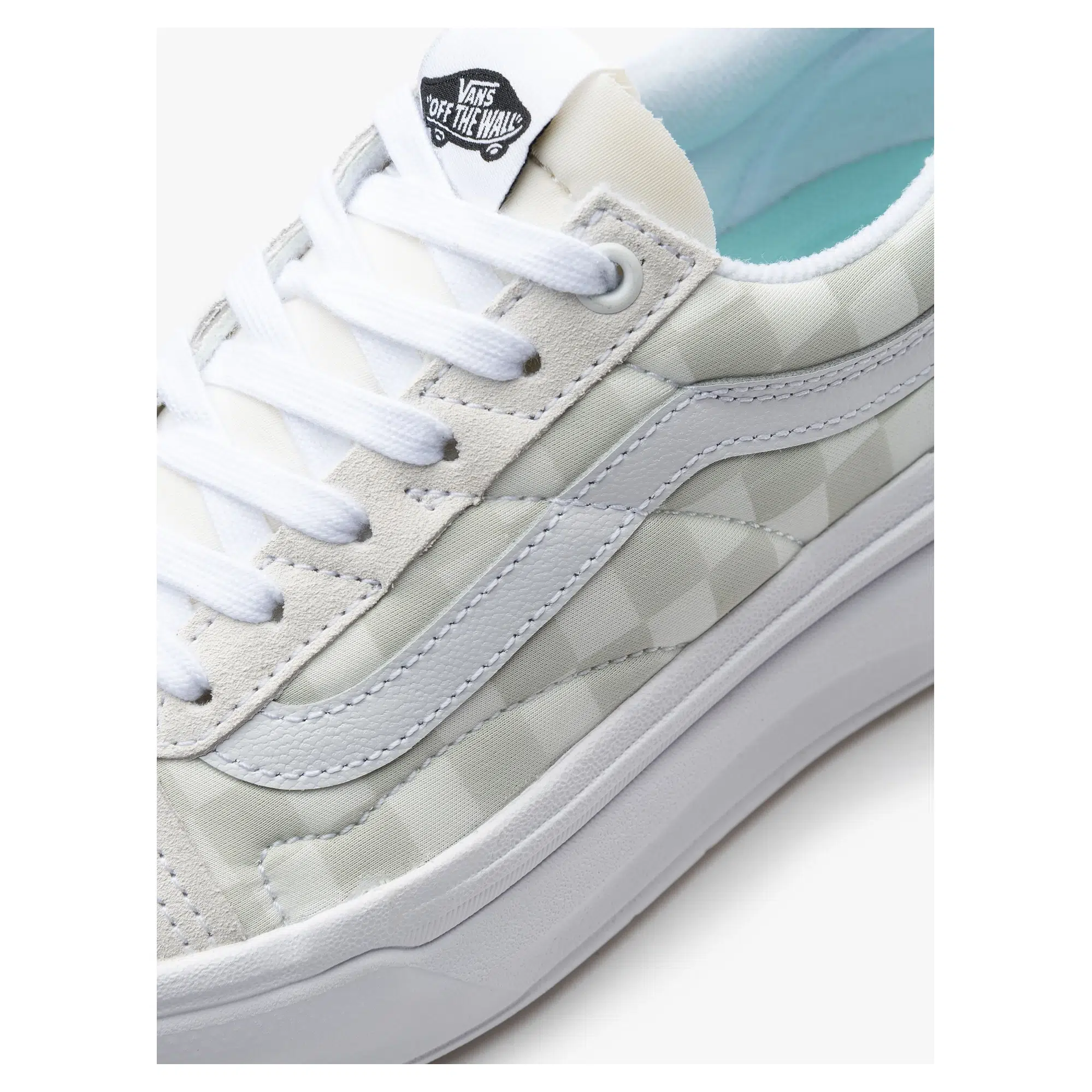 Vans รองเท้าผ้าใบ Old Skool Overt ComfyCush Checkerboard | White/Checkerboard ( VN0A7Q5ETDC ) - Image 53