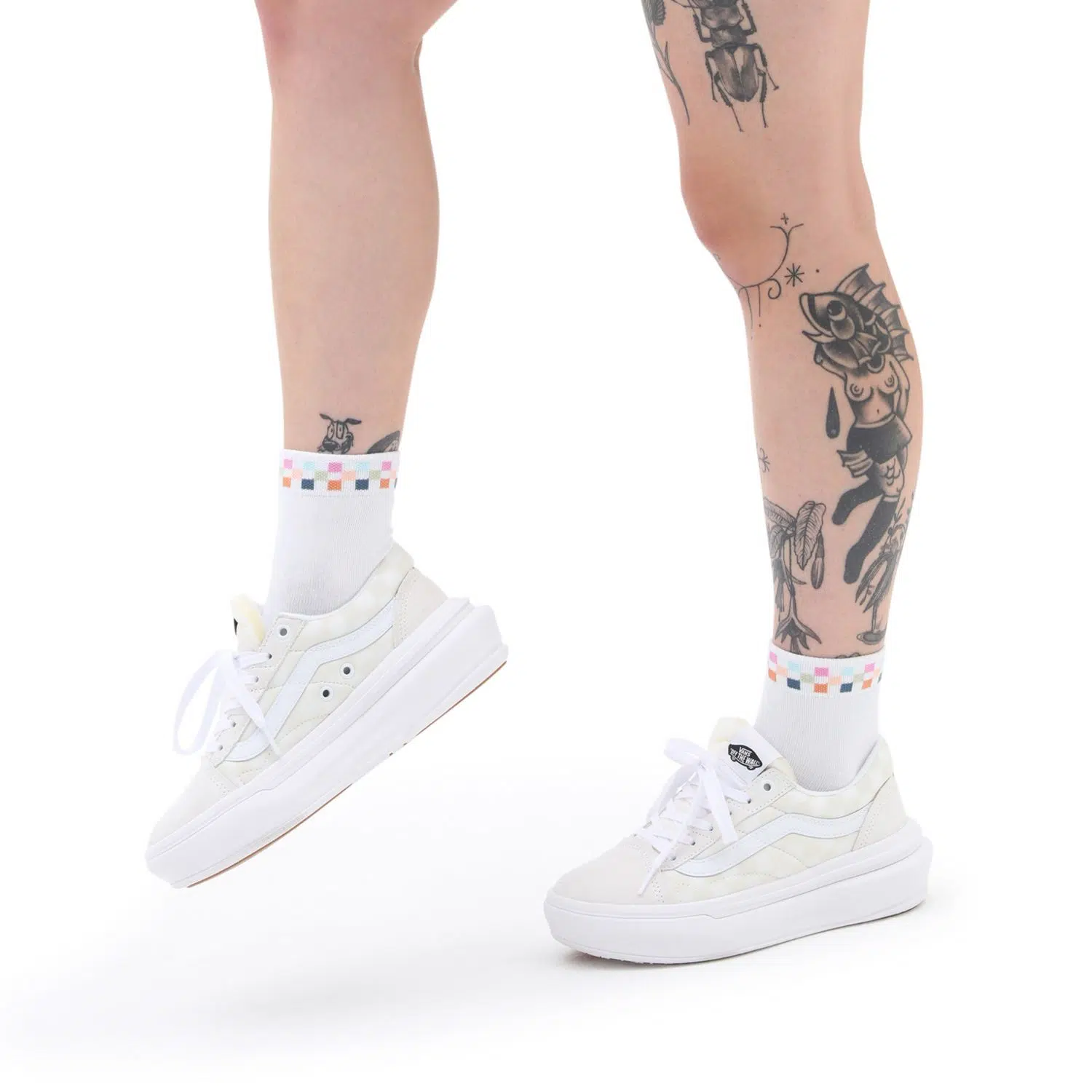 Vans รองเท้าผ้าใบ Old Skool Overt ComfyCush Checkerboard | White/Checkerboard ( VN0A7Q5ETDC ) - Image 9