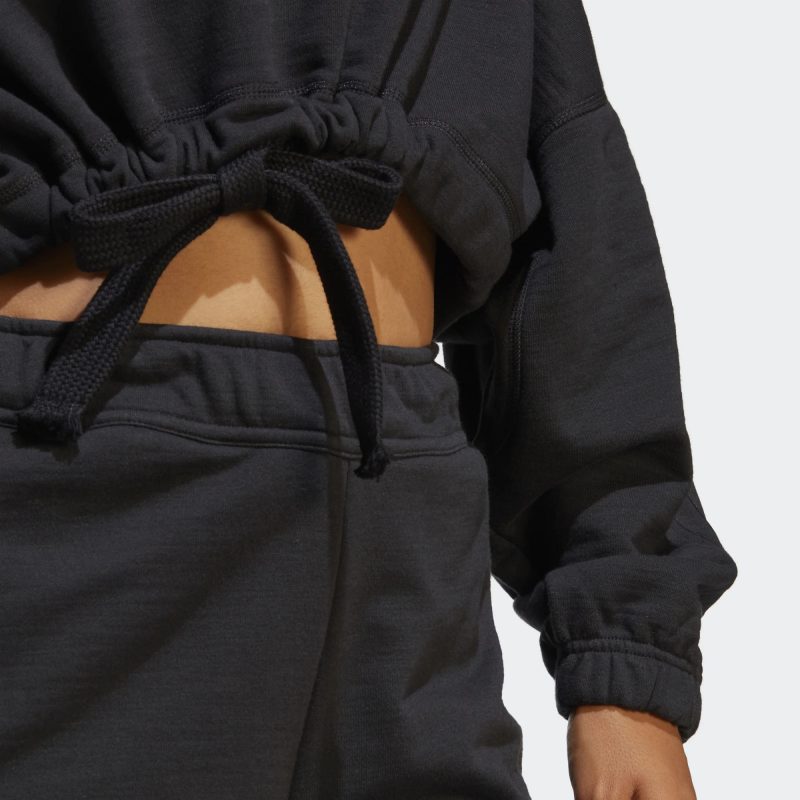 Adidas เสื้อครอปผู้หญิง Dance Crop Versatile Sweatshirt | Black/Black ( IC6624 ) - Image 7