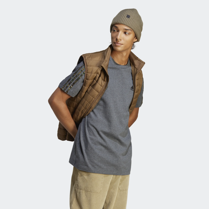 Adidas เสื้อกีฬาผู้ชาย Essentials Single Jersey 3-Stripes Tee | Dark Grey Heather/Black ( IC9344 ) - Image 4