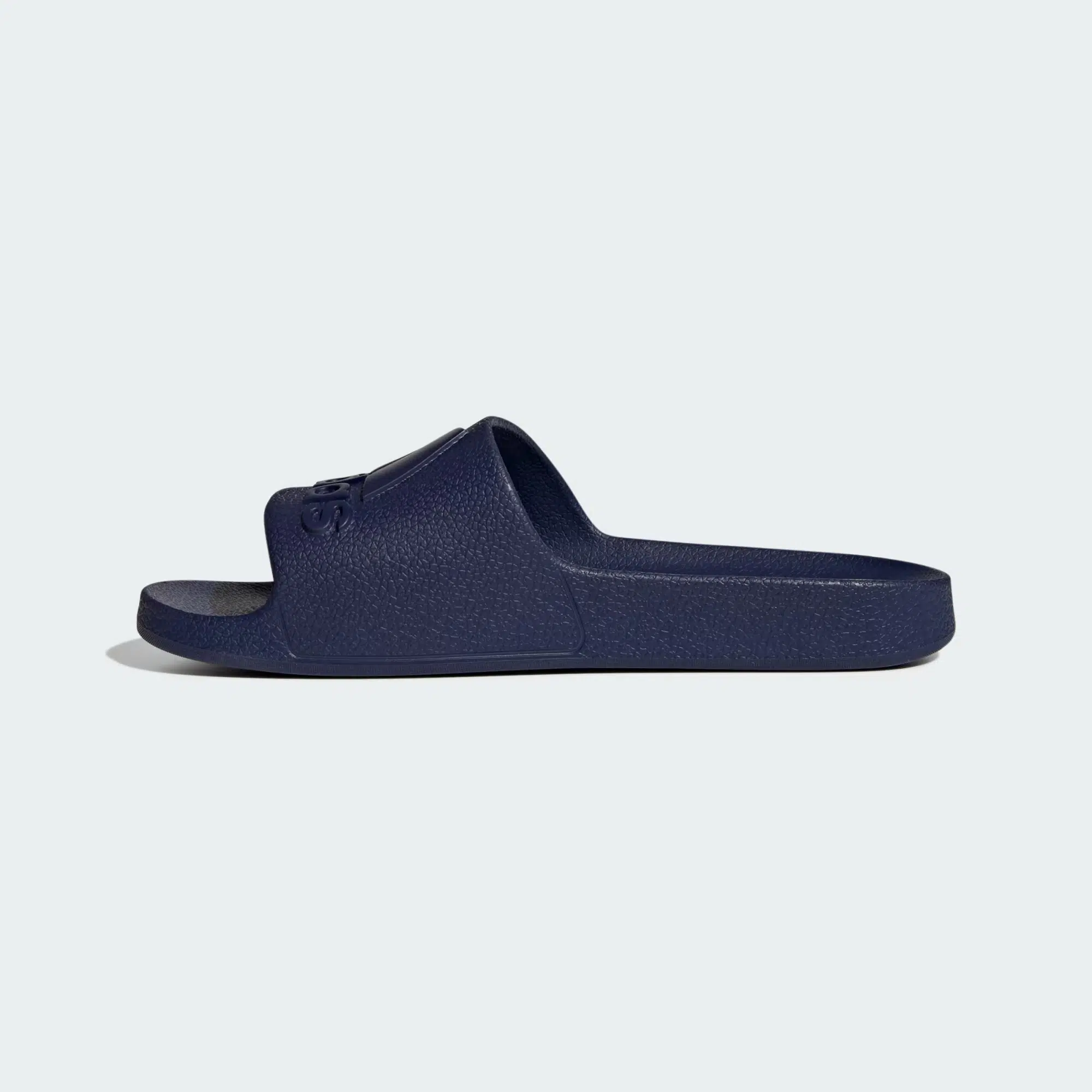 Adidas รองเท้าแตะ Adilette Aqua Slides | Dark Blue/Dark Blue/Dark Blue ( IF7374 ) - Image 4
